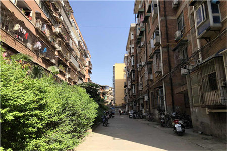 清河公园3室2厅2卫140㎡加车库，再加两个车位