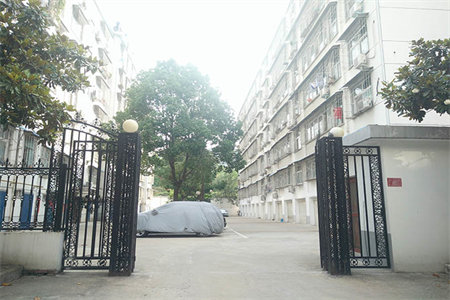 东晟小区3室2厅1卫送储藏室精装分期